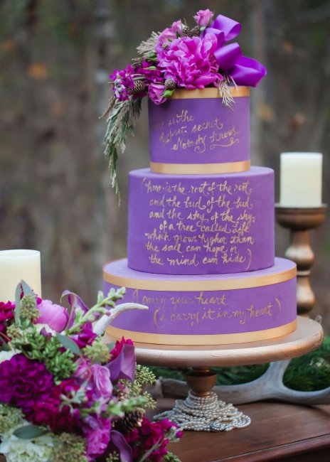 Фиолетовый торт на свадьбу