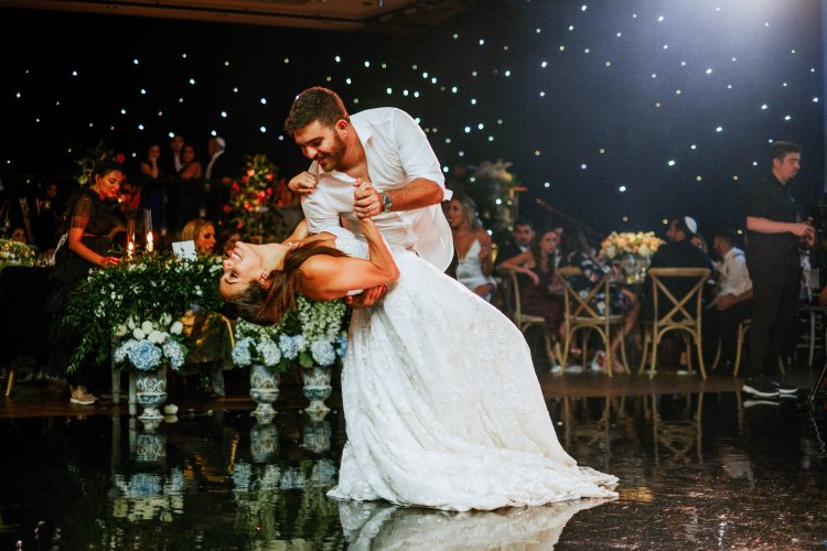 Красивый свадебный танец жениха и невесты