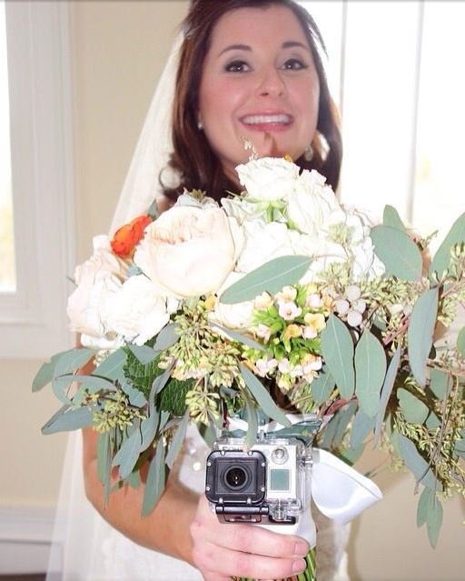 Экшн-камера в свадебном букете