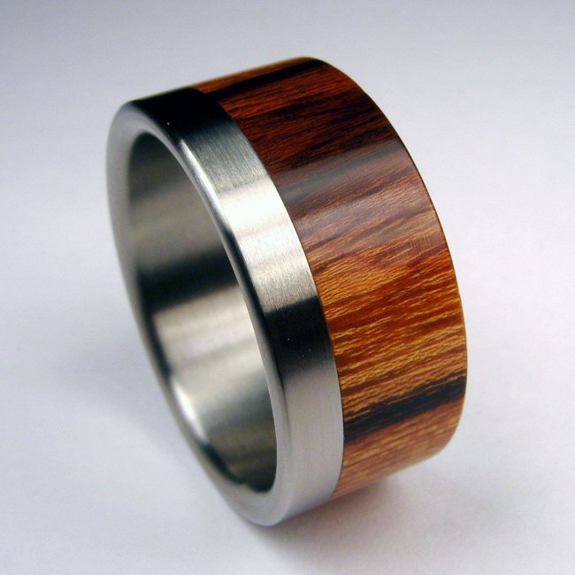 Деревянное кольцо с серебром