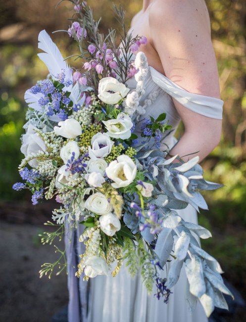 Свадебный букет с синими оттенками