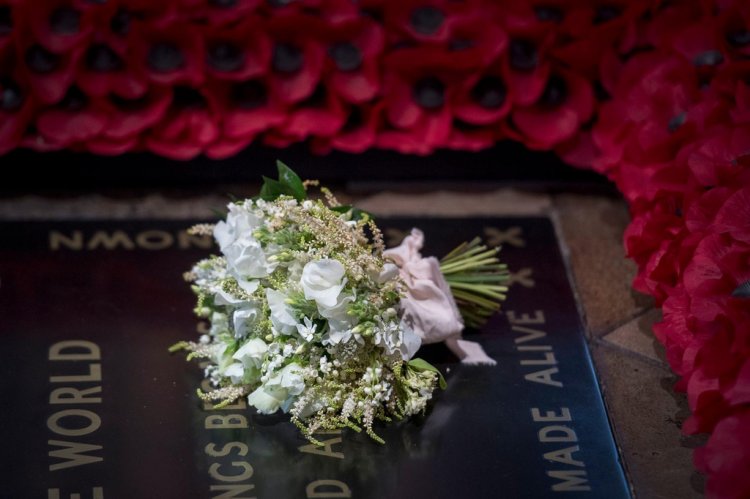 Традиция возложения свадебного букета к могиле неизвестного солдата