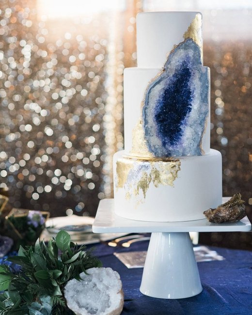 Кристаллы в свадебном торте