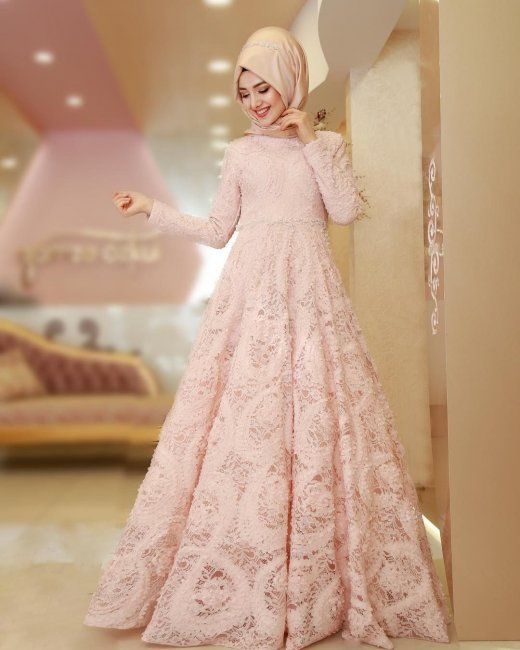 Розовое арабское платье
