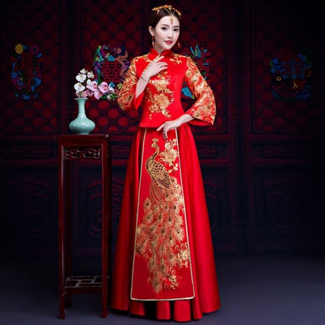 Традиционное свадебное платье Китая