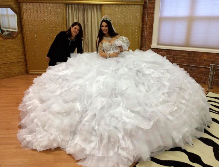 Самое пышное цыганское свадебное платье