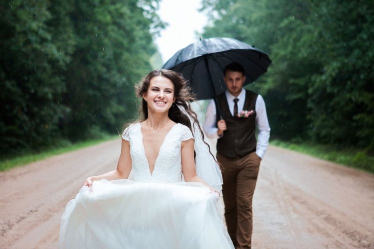Непогода на свадьбе - к счастью