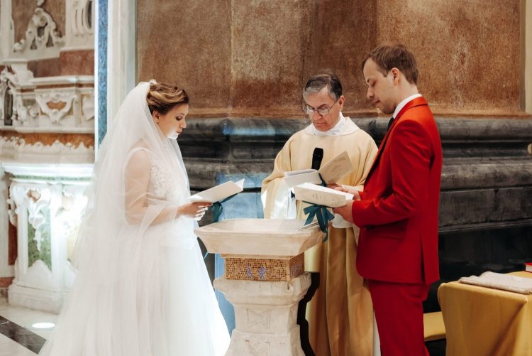 Подготовка к венчанию в католическом храме