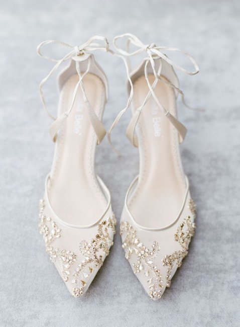 Свадебные туфли с вышивкой стразами