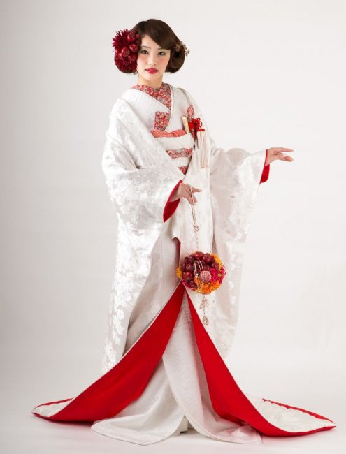 Японское кимоно с вышивкой