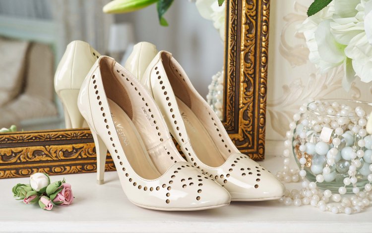 Классические туфли японской невесты