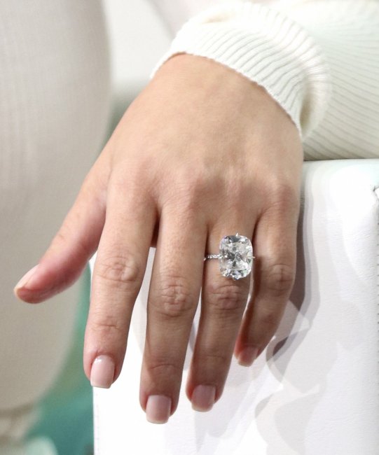 Помолвочное кольцо Ким Кардашьян