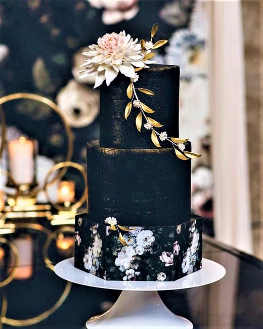 Свадебный торт черный