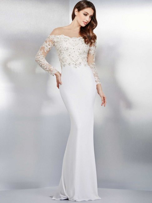Белое вечернее платье с украшенным верхом