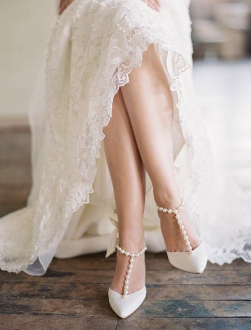 Туфли-лодочки под прямой фасон свадебного платья