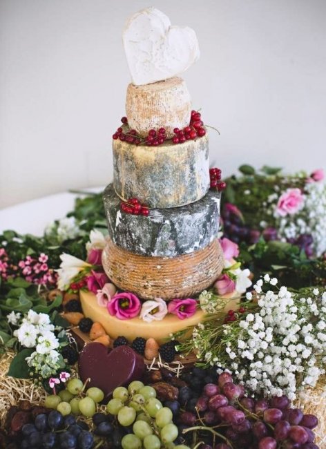 Сырный свадебный торт