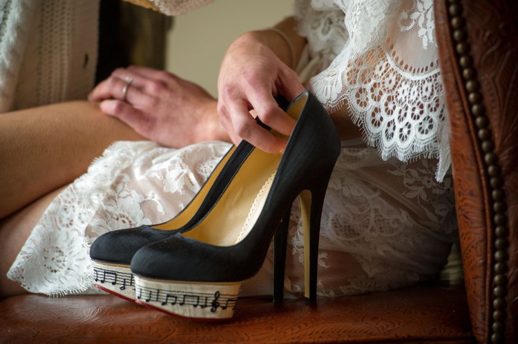 Странные туфли на свадьбу