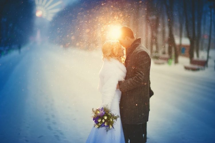 Городская свадебная фотосессия зимой