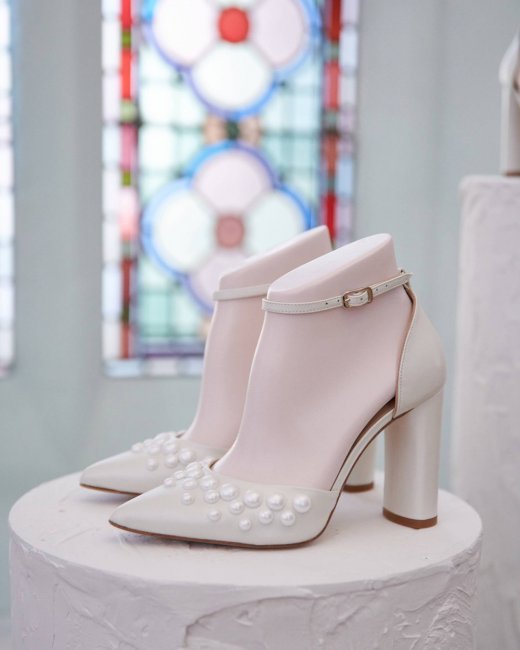 Модные туфли на свадьбу 2023 с жемчугом