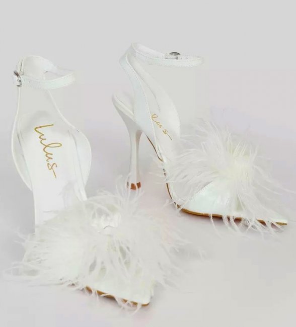 Модные туфли на свадьбу 2023 с перьями