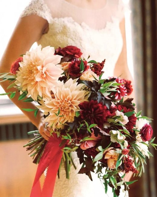 Букет невесты с осенними цветами