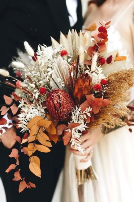Букет невесты с осенними листьями