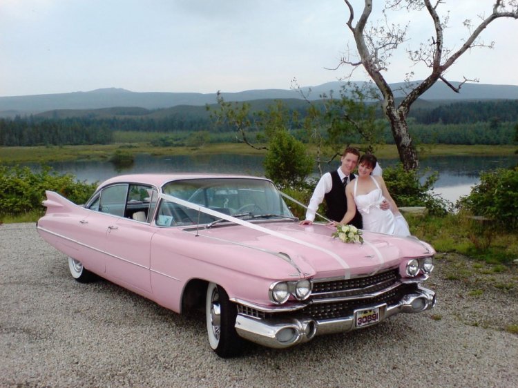 Розовое авто на свадьбу