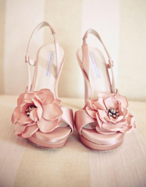 Туфли с цветком