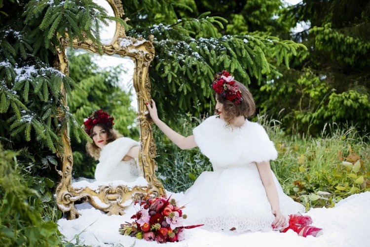 Фото невесты в стиле «Белоснежка и семь гномов»