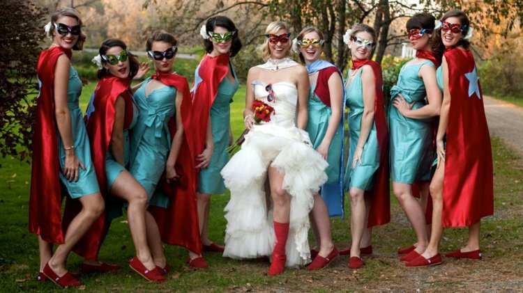 Невеста и ее подружки в стиле Супергероев
