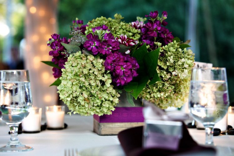 Декор фиолетово-зеленой свадьбы