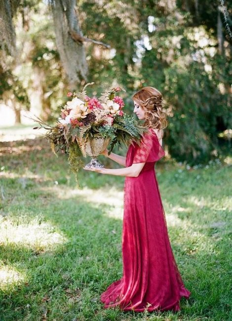 Свадебные наряды для свадьбы в цвете марсала