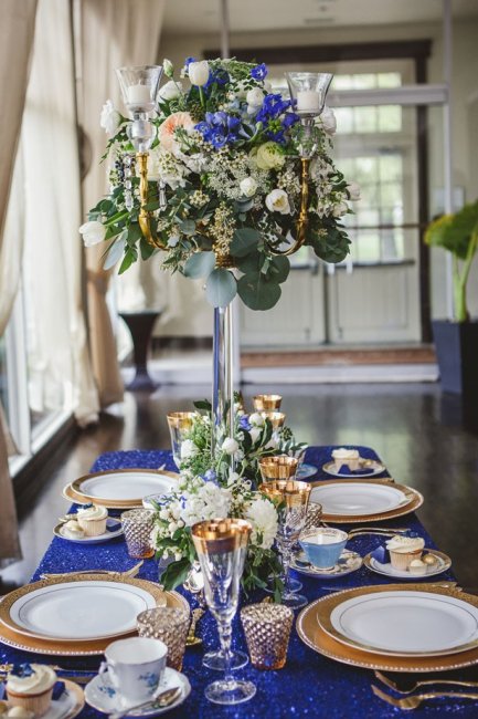 Декор свадьбы в сине-золотом цвете