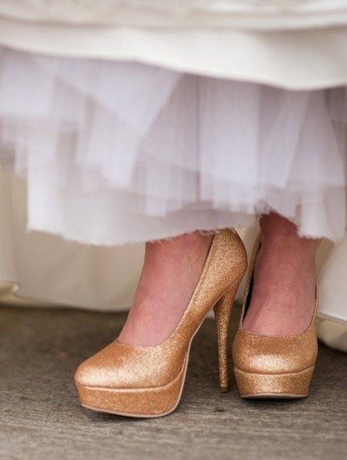 Свадебные туфли в золотом цвете