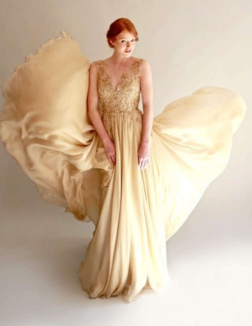 Платье невесты в золотом цвете