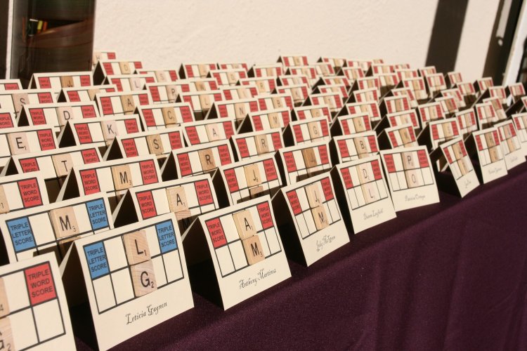 Банкетные карточки в стиле игры Скрабл