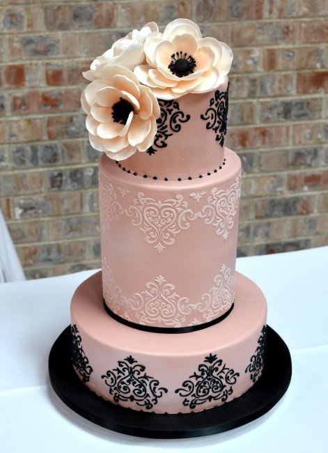 Свадебный торт в розово-черной палитре