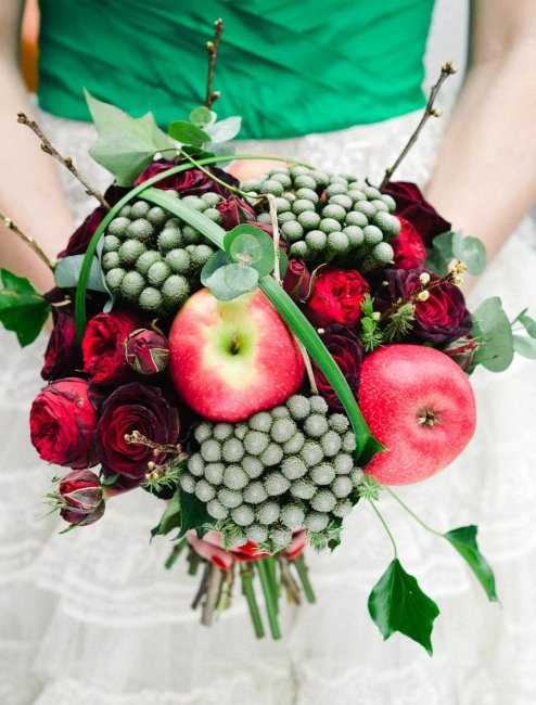 Букет невесты с фруктами