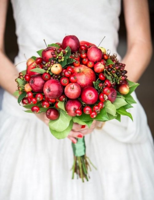 Букет невесты с фруктами