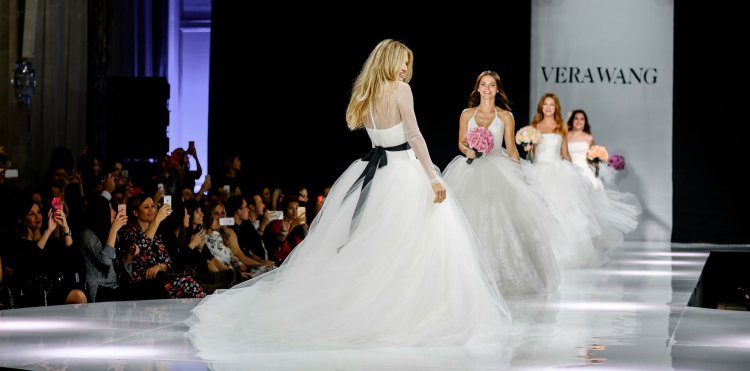 Модный показ свадебных платьев