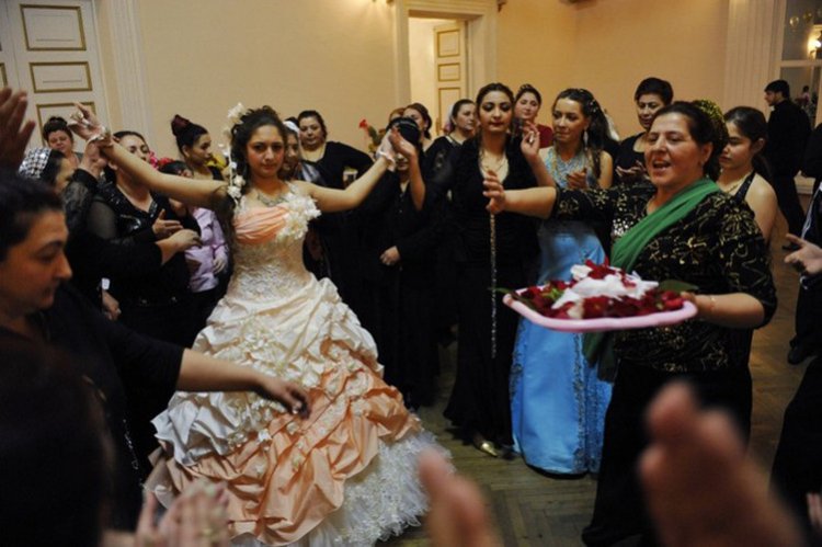 Обычаи и традиции на цыганской свадьбе