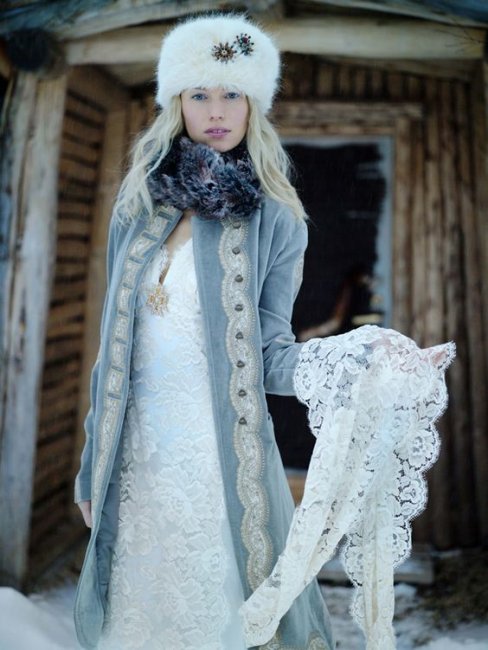 Стильный образ невесты в пальто