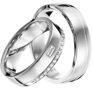 Обручальные кольца с прямоугольным бриллиантом