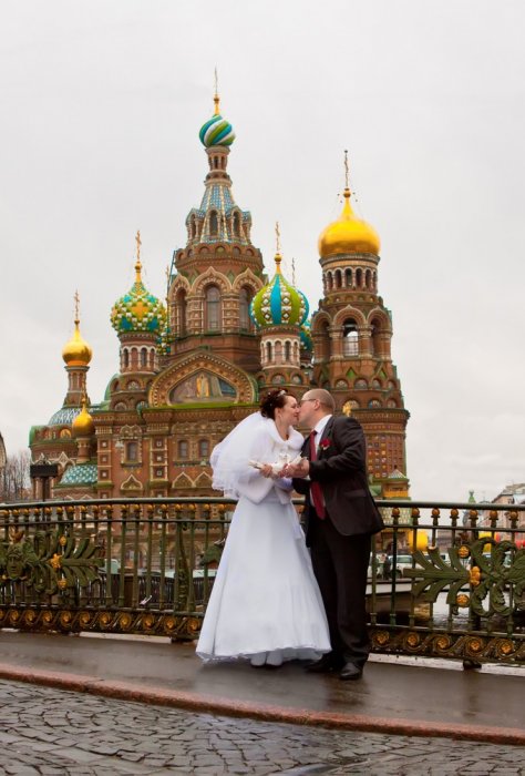 Свадебная фотосессия от 2000 рублей (ЗАГС) до 10000 рублей (весь день)
