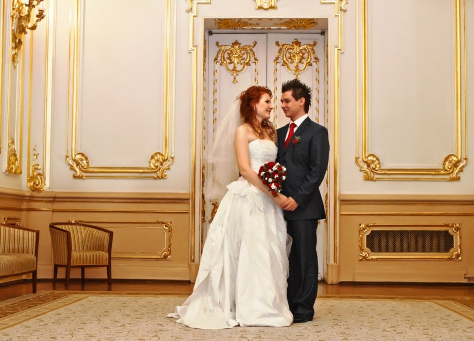 Свадебная фотосессия от 2000 рублей (ЗАГС) до 10000 рублей (весь день)