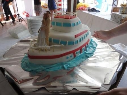 Авторский свадебный торт от кейтеринговой службы ВодоходЪ