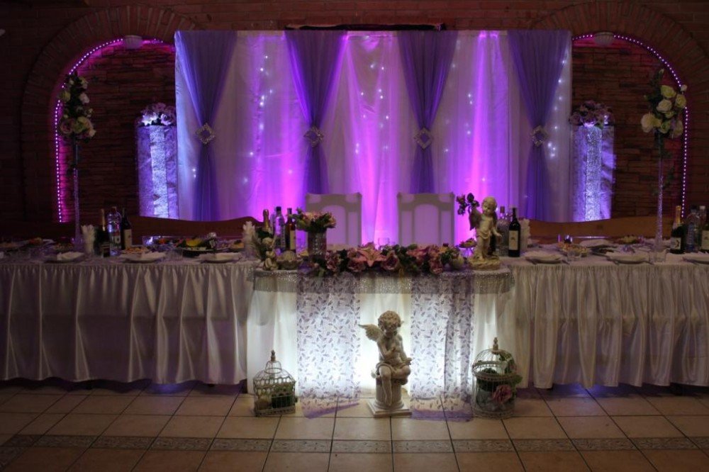 Свадебное оформление зала в фиолетовом цвете от Magnatus.