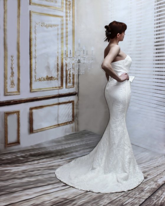 River. Новое свадебное платье изящного силуэта с гипюром по всей длине. Размер 44-46 в наличии.