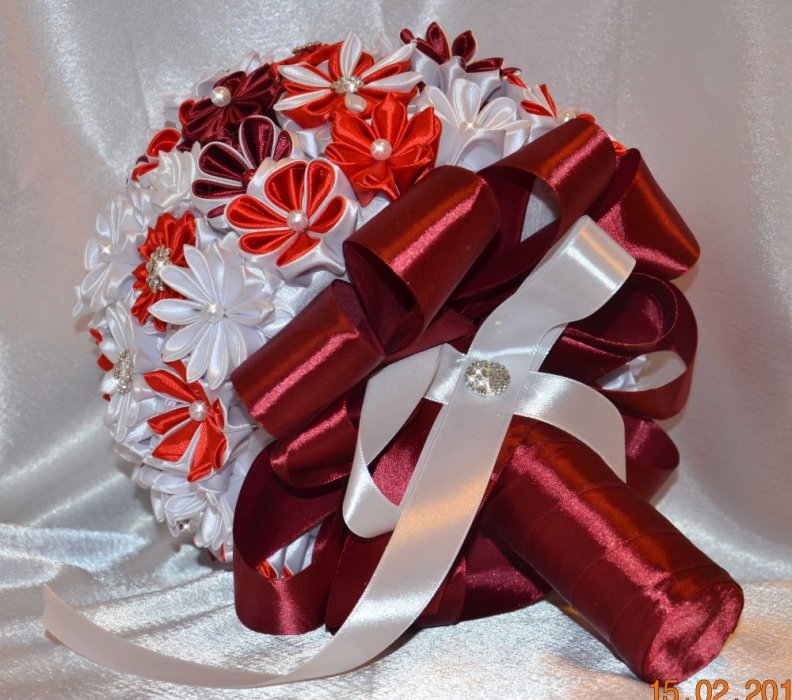 Свадебный брошь букет в стиле канзаши 