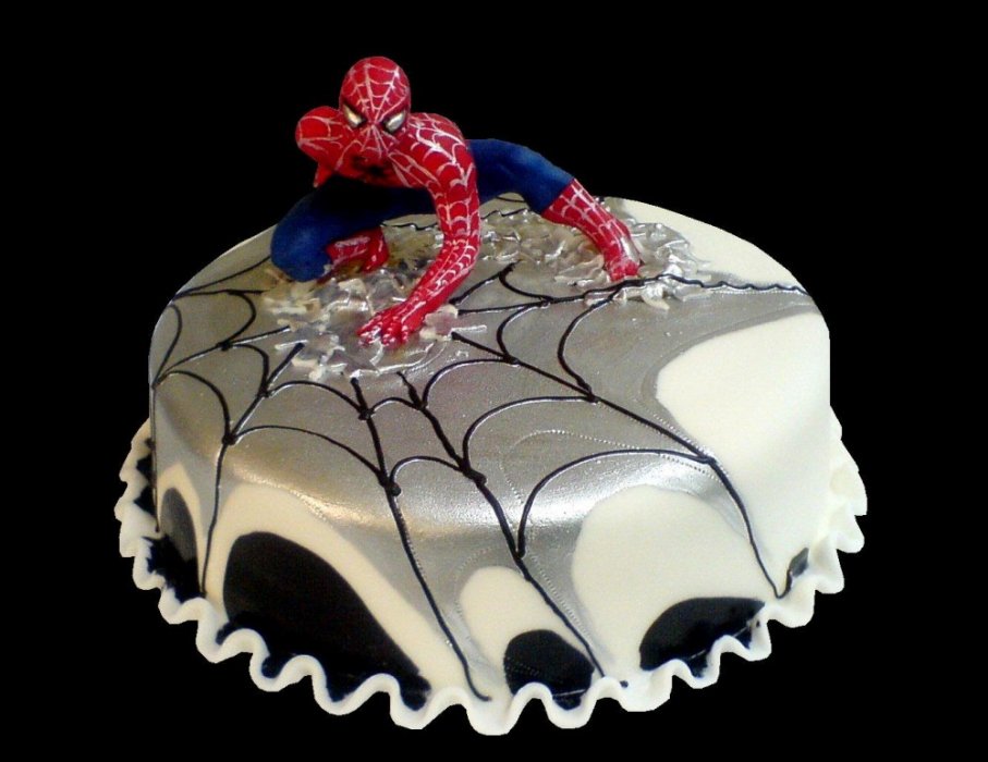 Торт, покрытый глазурью и шоколадом с сахарной фигуркой Человека-паука. Фигурка оплачивается отдельн